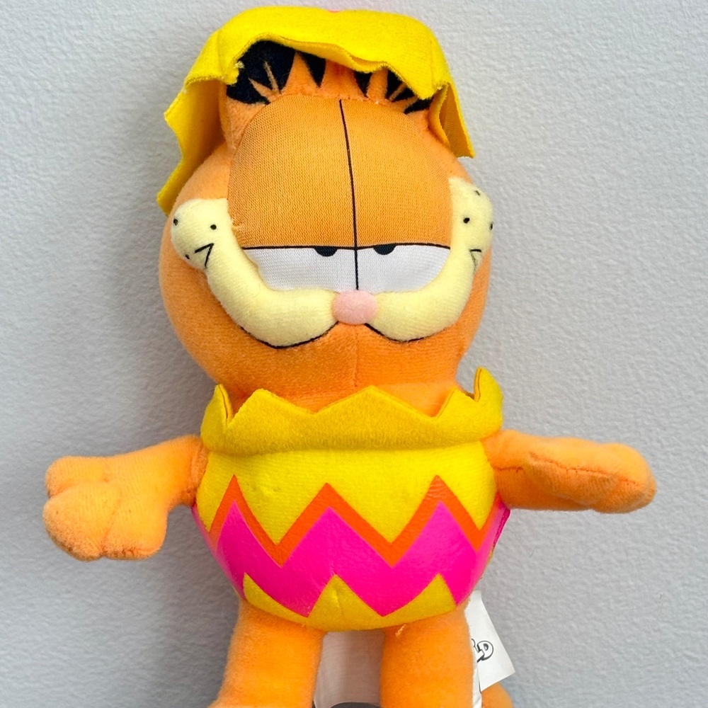 GARFIELD Easter Egg Plush Yellow & Pink Stuffed Animal Toy Cat Suction Cup EUC